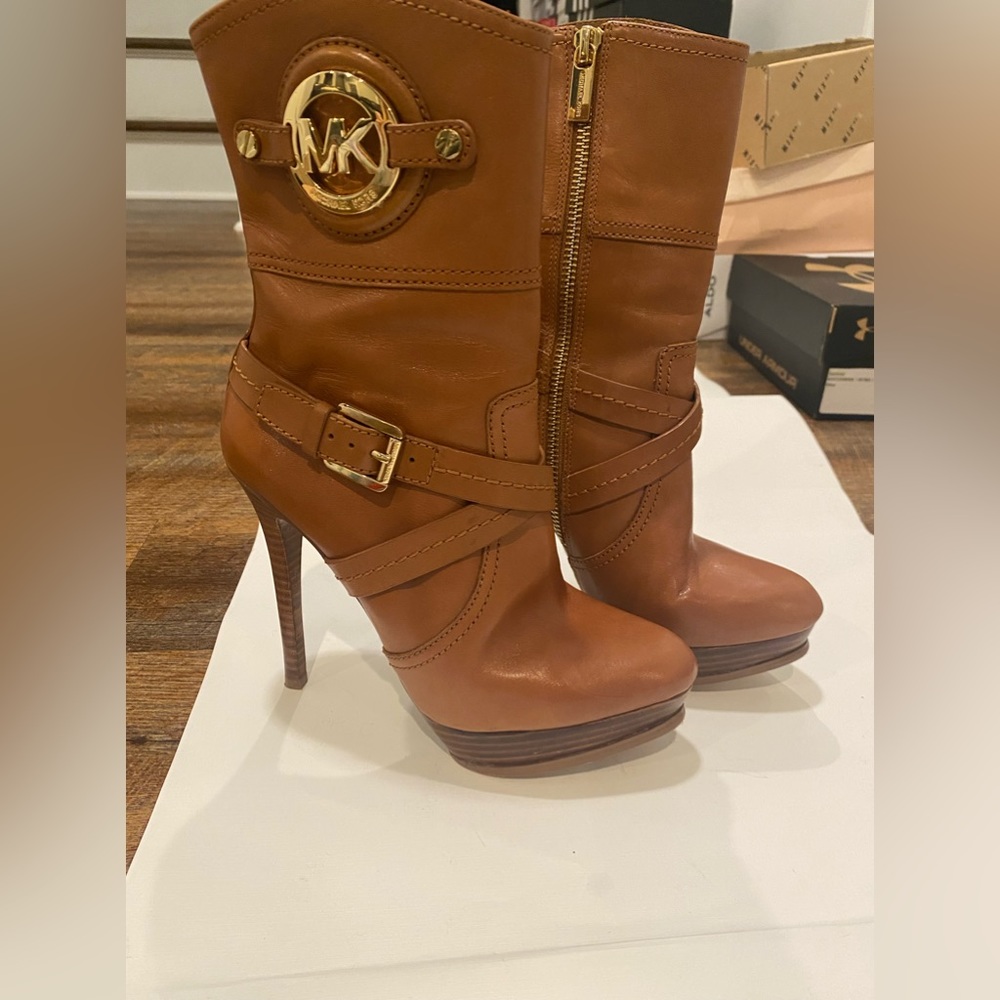 Michael Kors 5.5 size boots